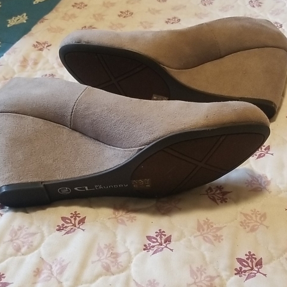CL Wedges - Picture 4 of 4